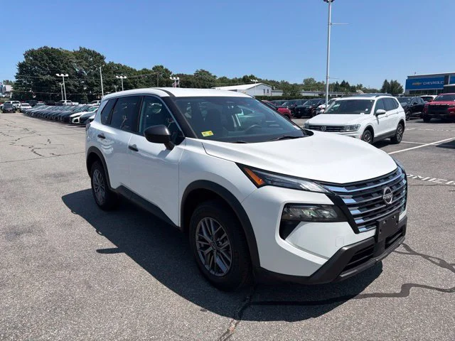 Used 2024 White Nissan S image 4