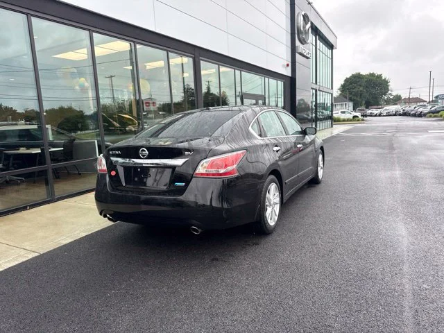Used 2014 Black Nissan 2.5 SV image 3