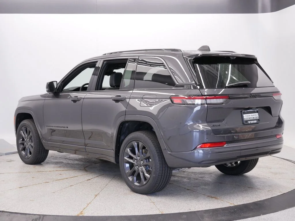 New 2026 Baltic Gray Metallic Clearcoat Jeep Limited Reserve image 3
