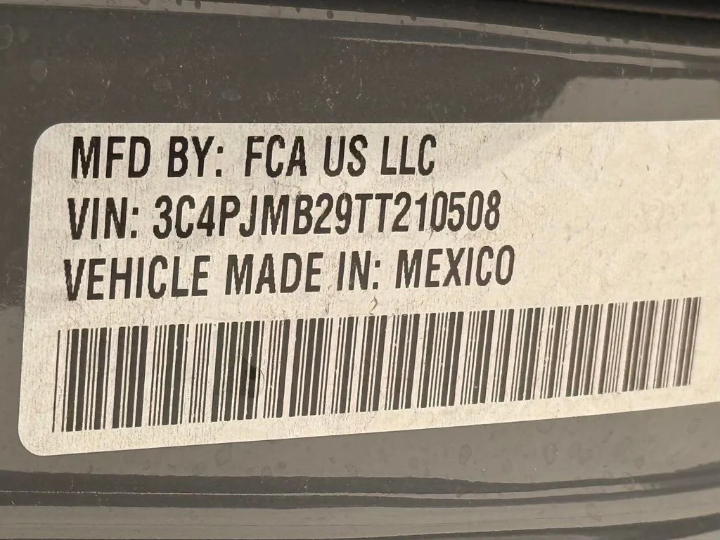 New 2026 Sting-Gray Clearcoat Jeep Laredo image 39