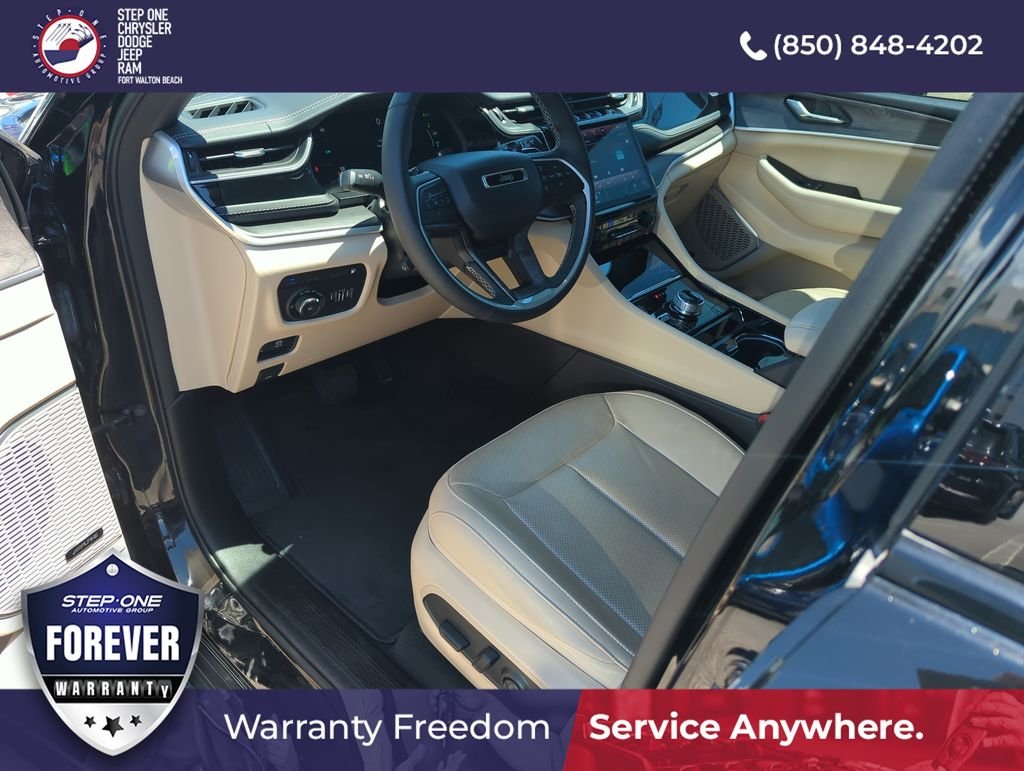 Used 2022 Black Jeep 4xe image 10