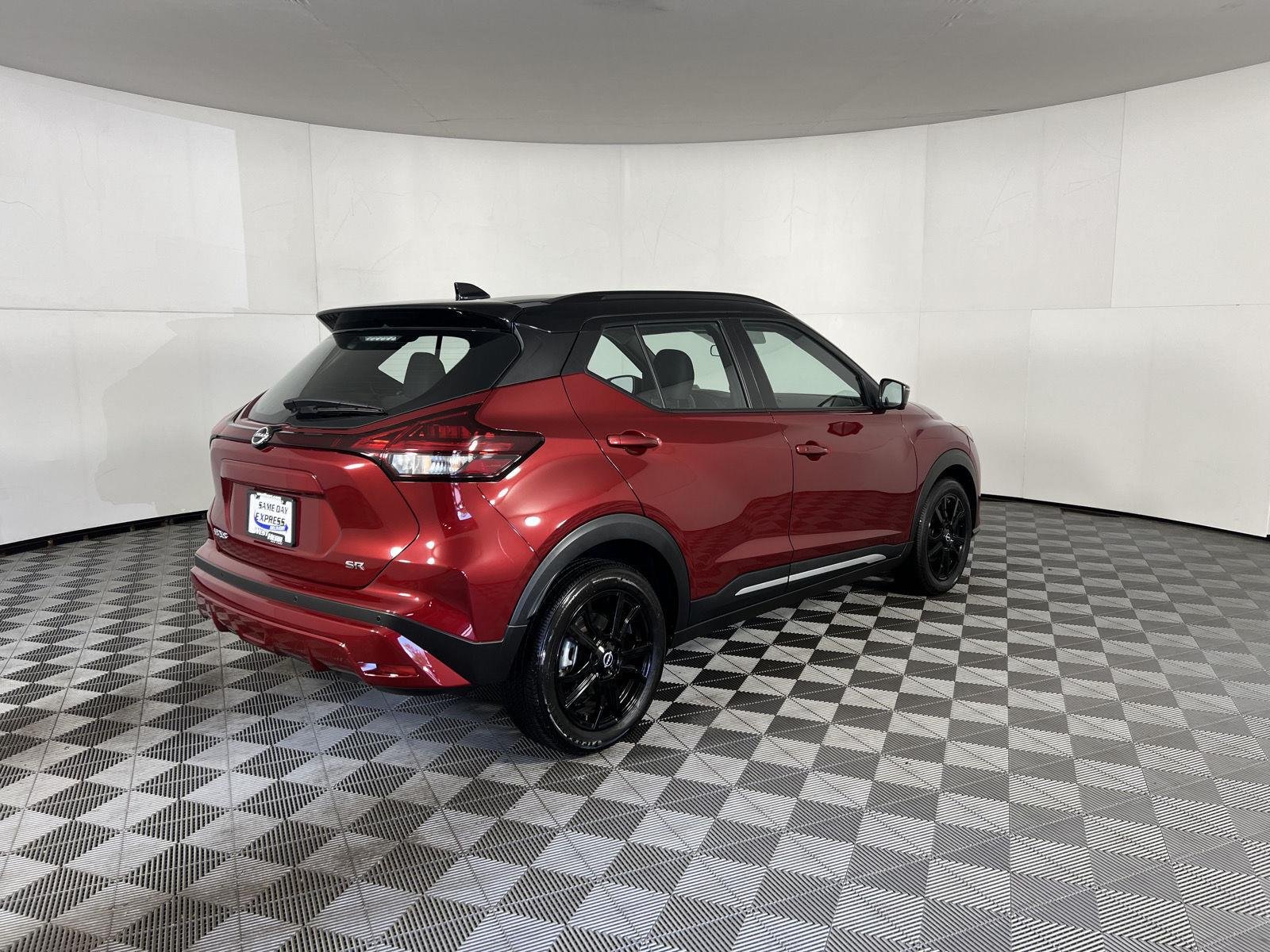 Used 2024 Super Black Nissan SR image 21