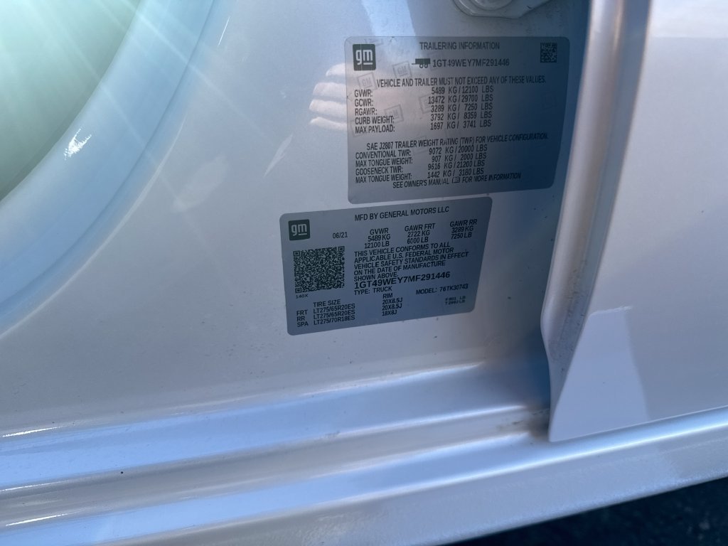 Used 2021 WHITE FROST TRICOAT GMC Denali image 27