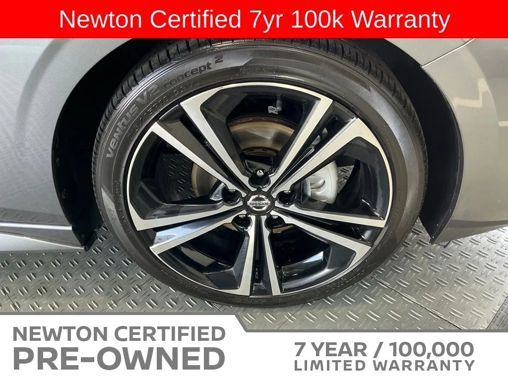 Certified Used 2022 Gun Metallic/Super Black Nissan SR image 46