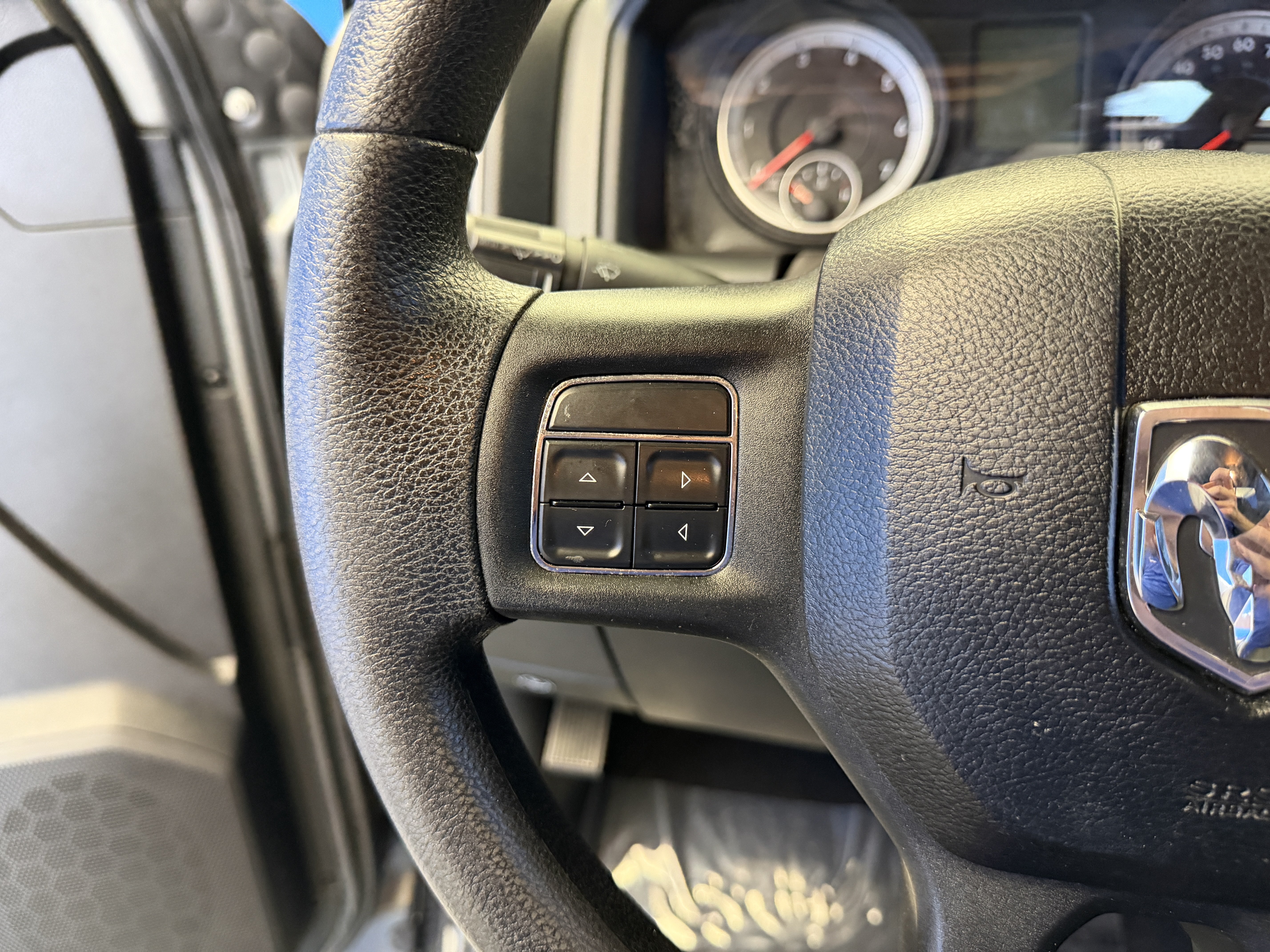 Used 2013 Mineral Gray Metallic Ram Tradesman image 15