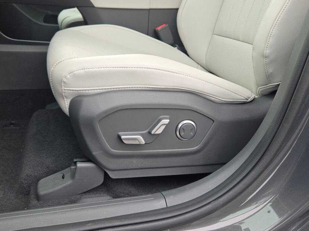 New 2026 Gray Hyundai SEL AWD image 25