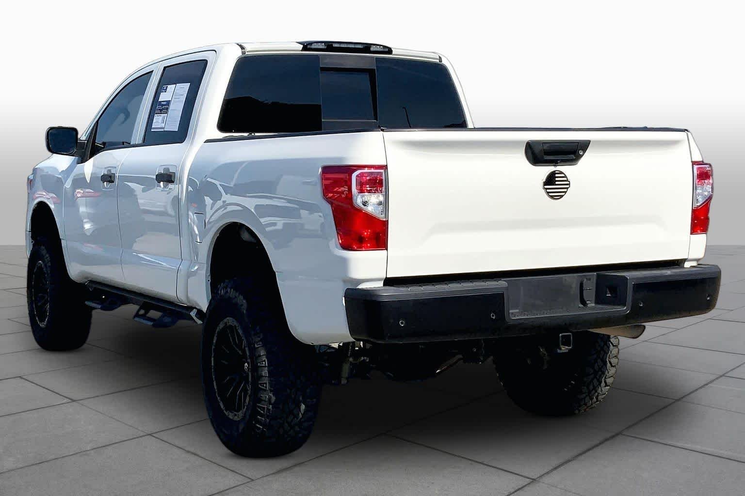 Certified Used 2021 Glacier White Nissan S image 11