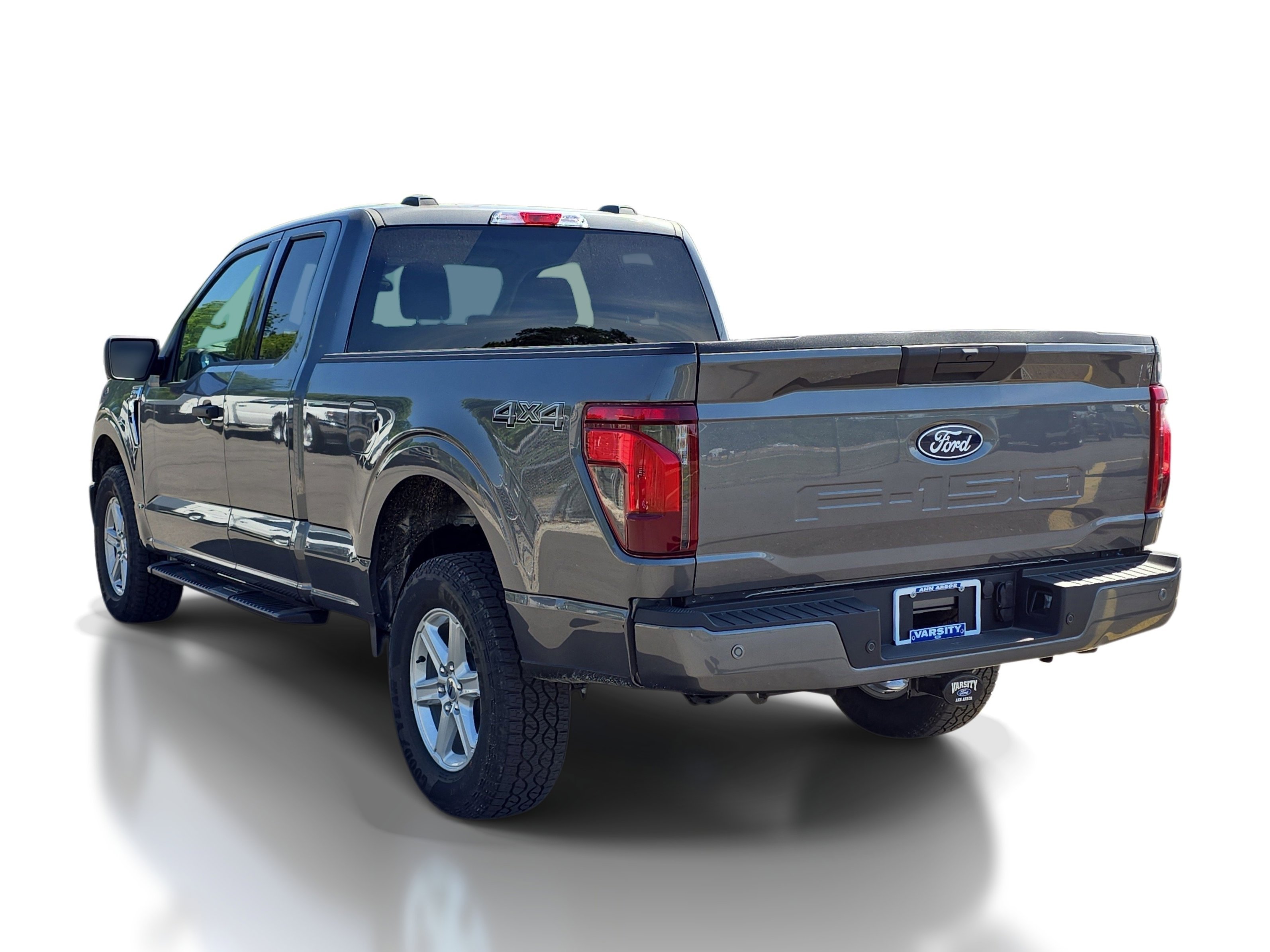 New 2026 Carbonized Gray Metallic Ford XLT image 3