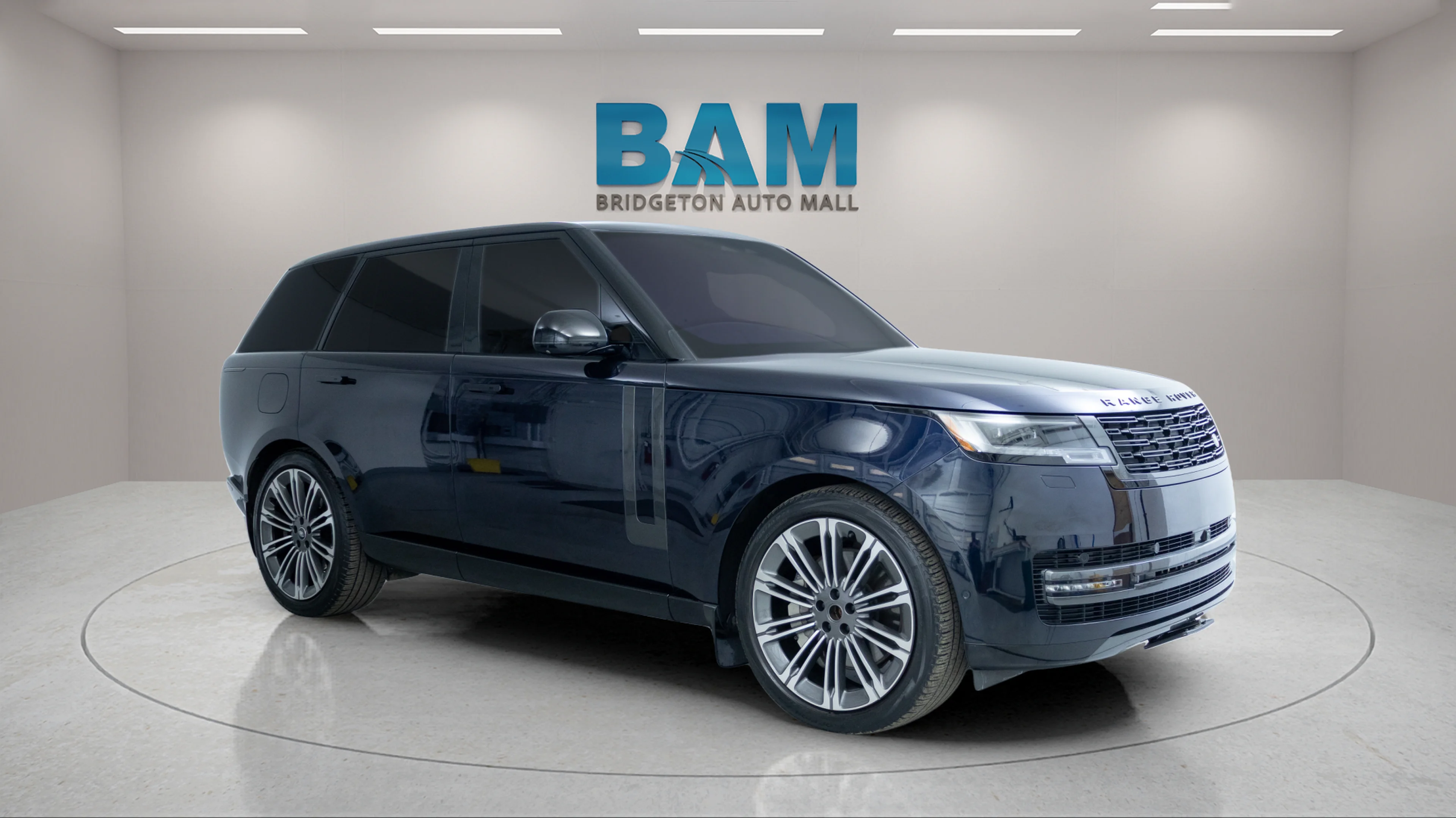 Used 2023 Blue Land Rover SE image 1