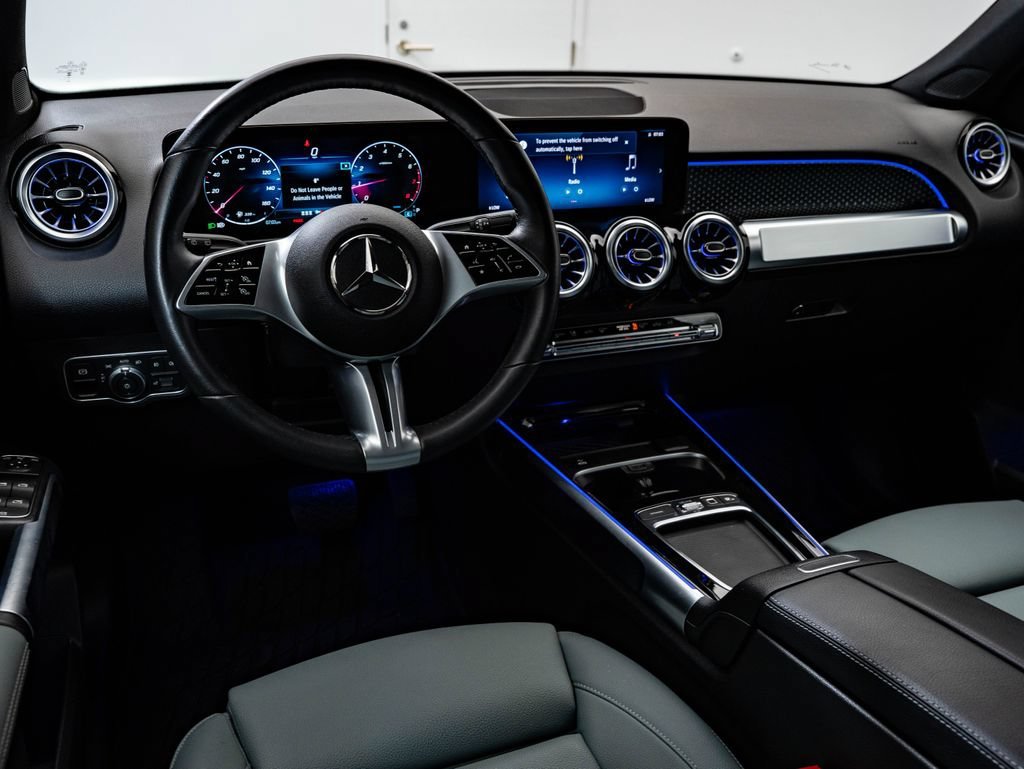 Used 2026 Mountain Grey Metallic Mercedes-Benz GLB 250 image 4