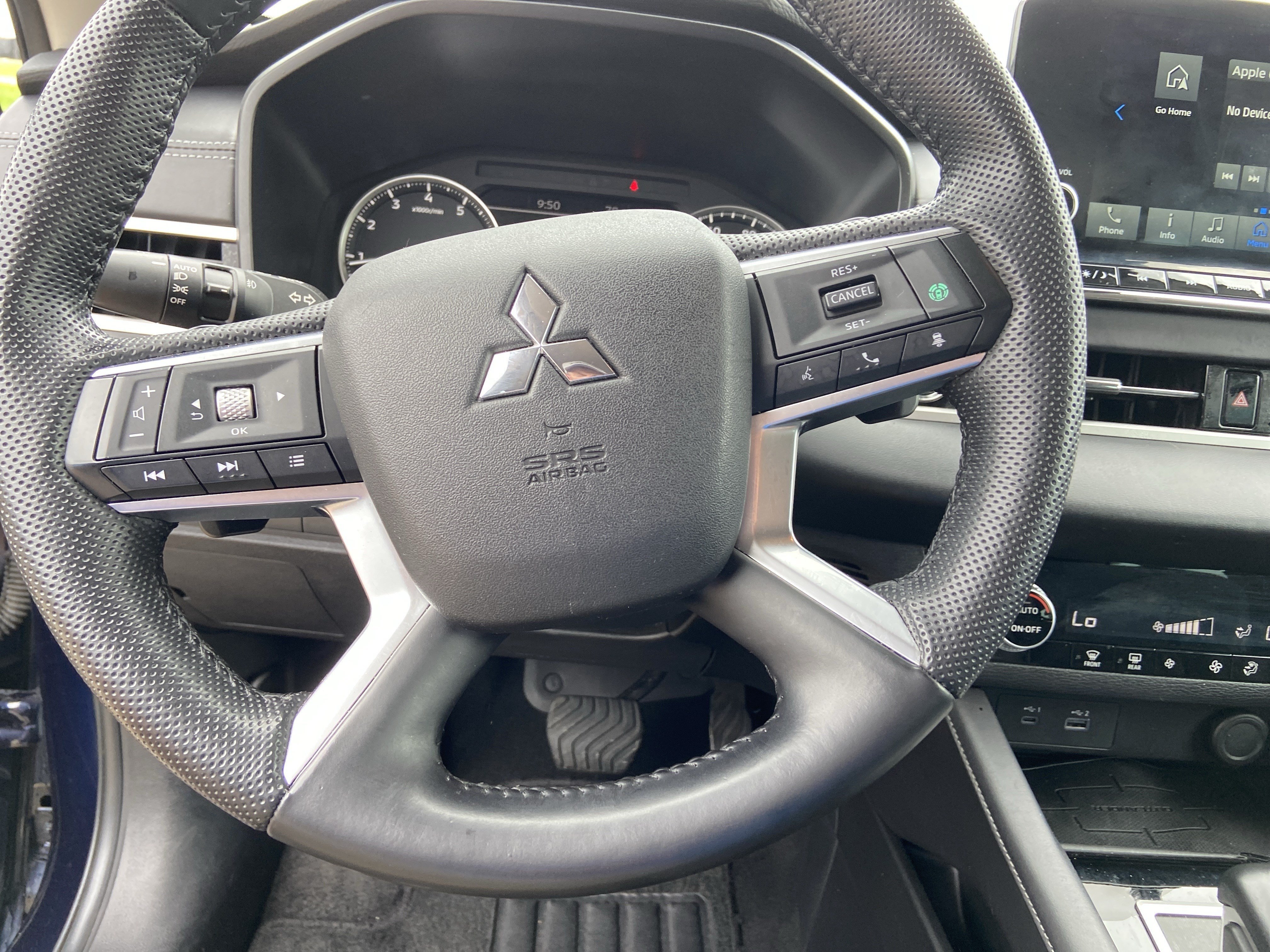 Used 2023 Cosmic Blue Metallic Mitsubishi SE image 33