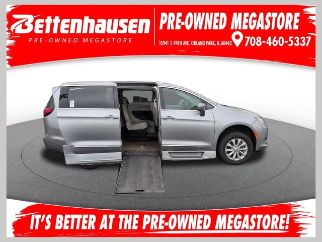 Pre-Owned 2018 Chrysler Pacifica Touring L Plus With Navigation