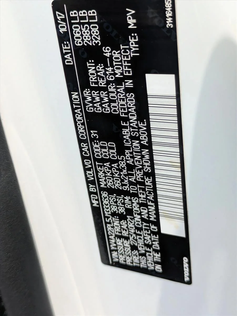 Used 2018 White Volvo Inscription image 23