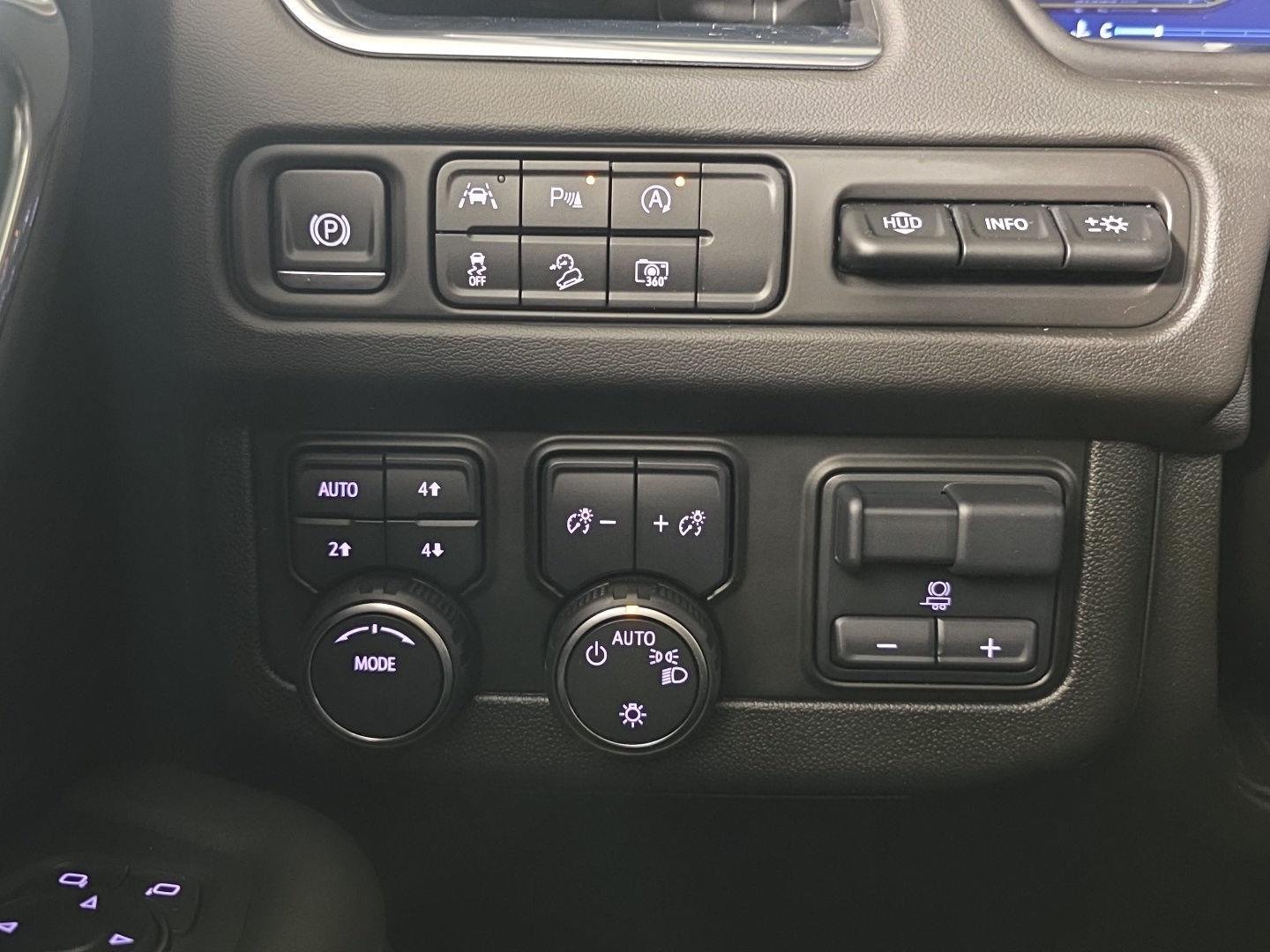Used 2024 Iridescent Pearl Tricoat Chevrolet High Country image 27