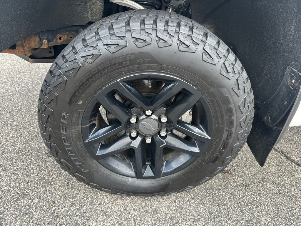 Used 2019 White Chevrolet LT image 10