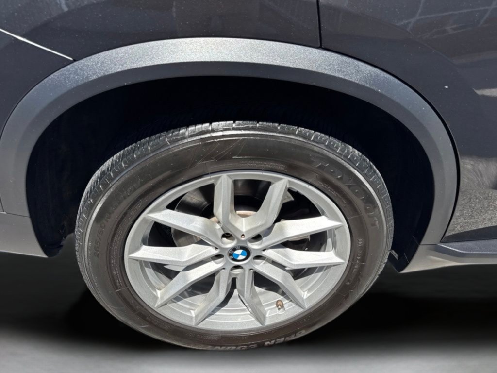 Used 2023 Dark Graphite BMW xDrive40i image 38