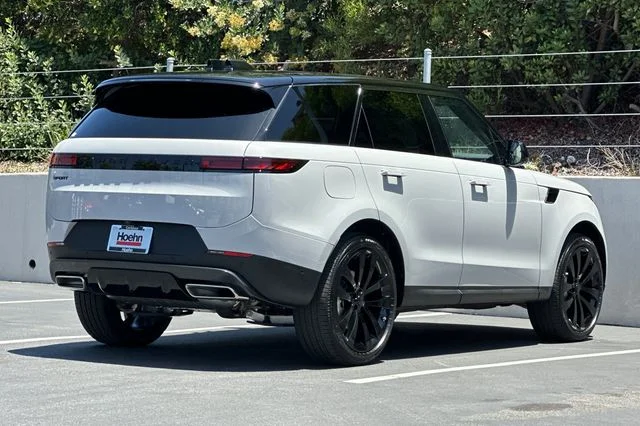 New 2026 Borasco Grey Land Rover SE image 5