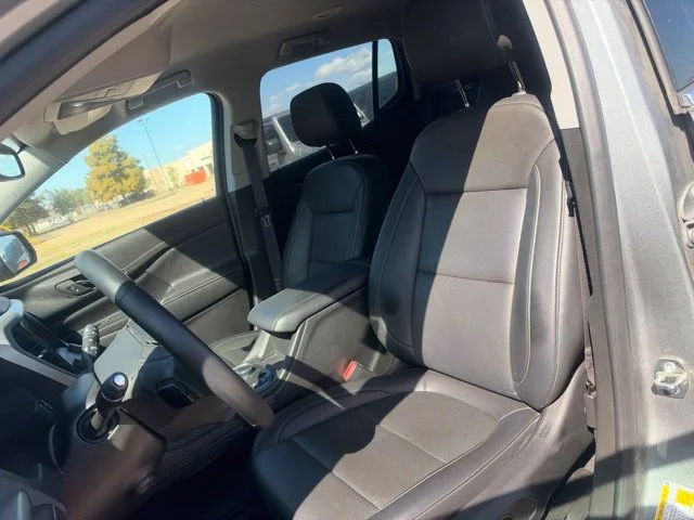 Used 2023 Silver GMC SLT image 17
