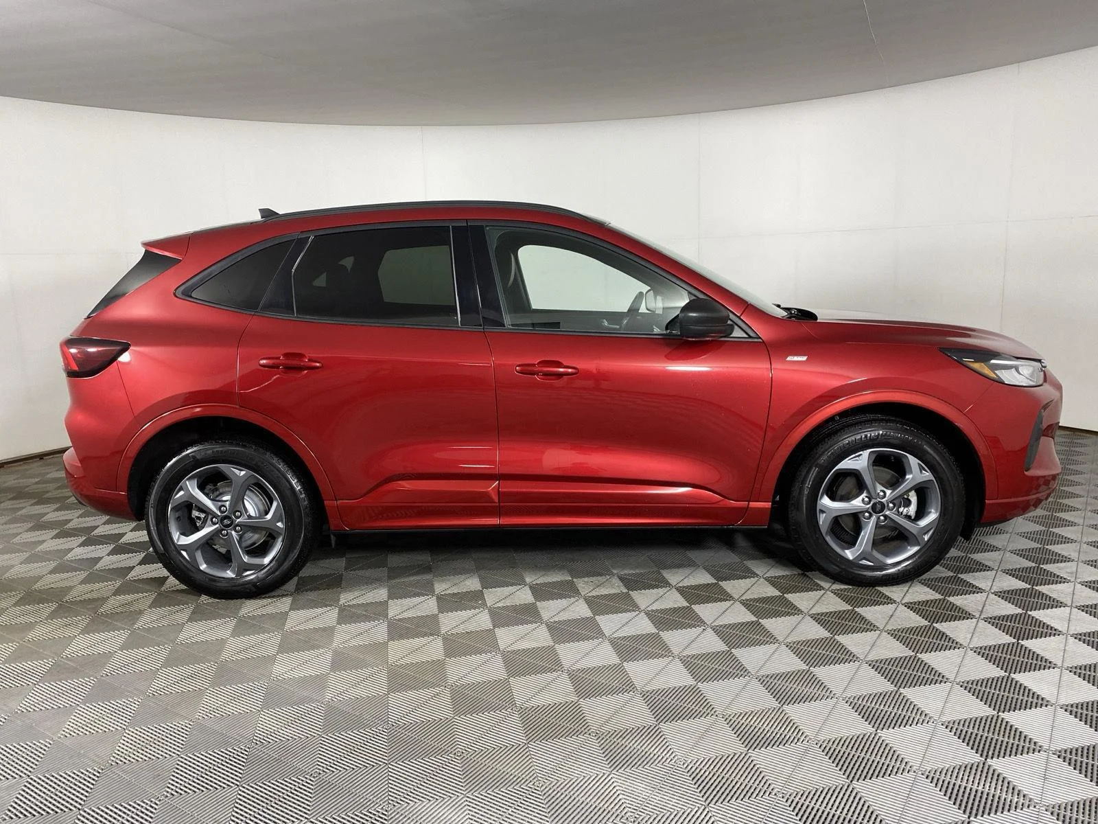 Used 2023 Rapid Red Metallic Tinted Clearcoat Ford ST-Line image 8