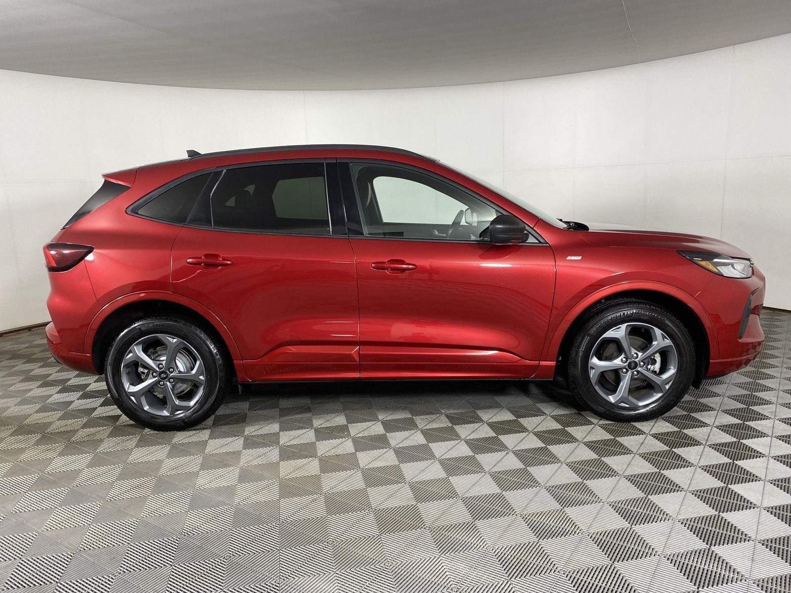 Used 2023 Rapid Red Metallic Tinted Clearcoat Ford ST-Line image 8