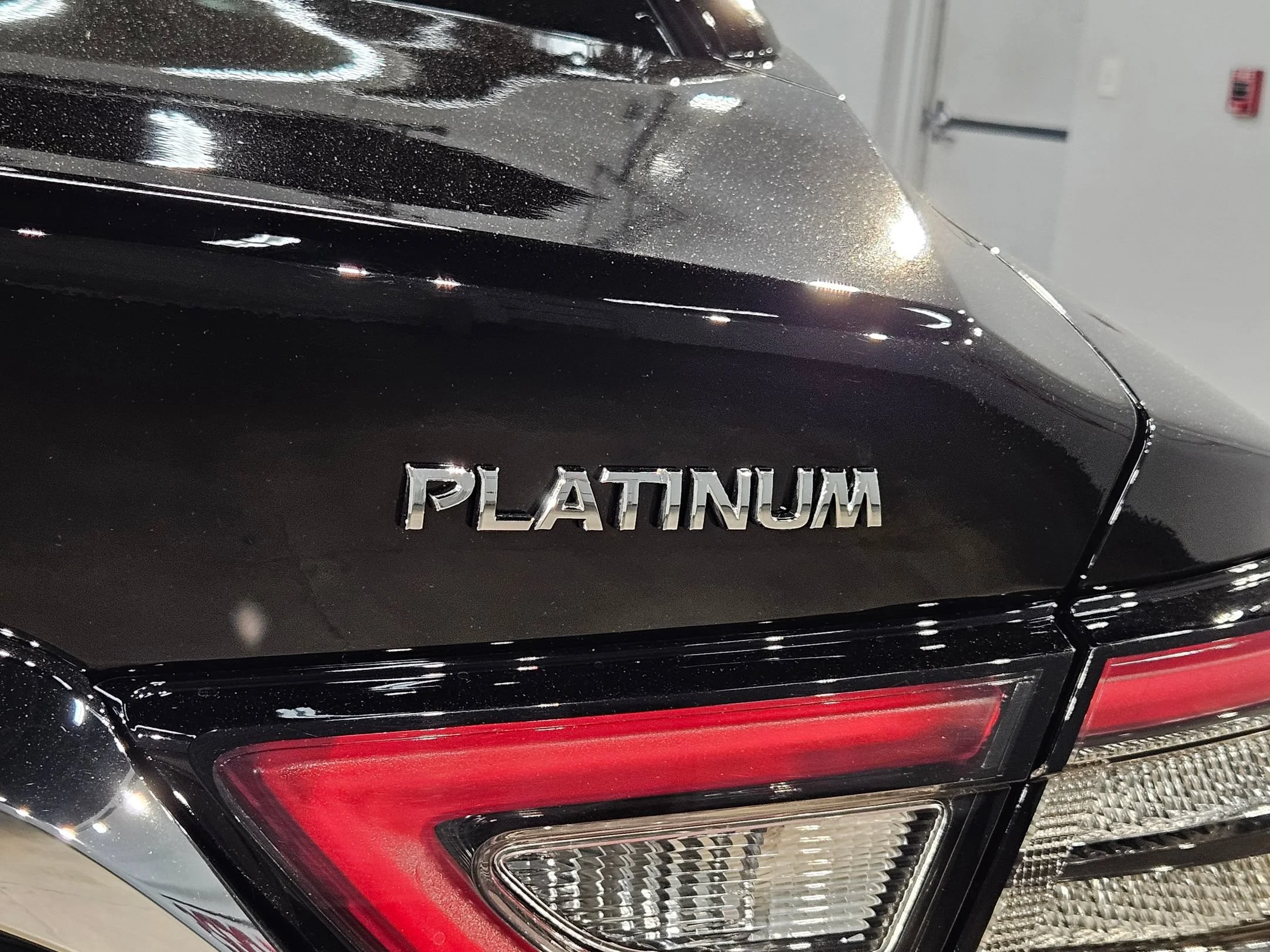 Used 2020 Super Black Nissan Platinum image 38