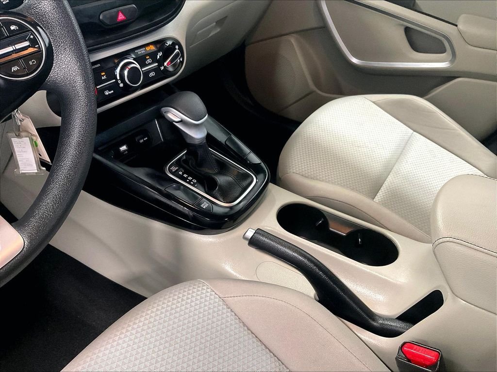 Used 2025 White Kia LX image 21