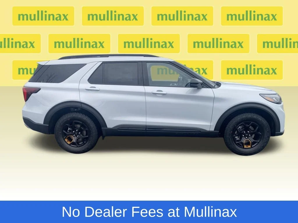 New 2026 White Ford Tremor image 2