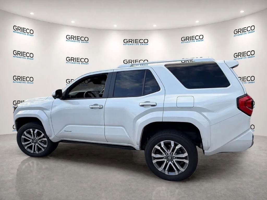 Used 2025 Wind Chill Pearl Toyota Limited image 5