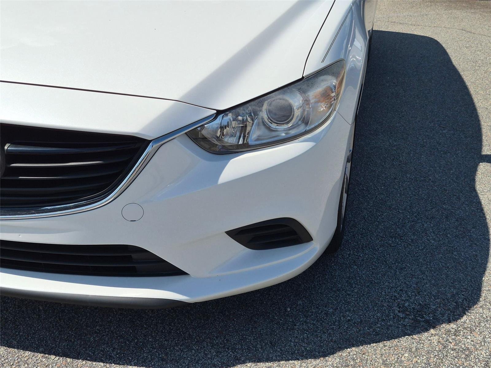 Used 2016 Snowflake White Pearl Mica Mazda i Touring image 9