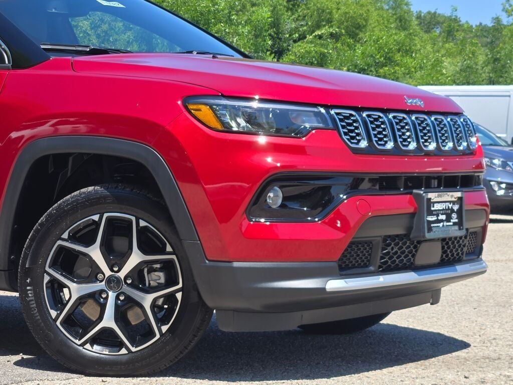 New 2026 Red Hot Pearl-Coat Exterior Paint Jeep Limited image 2