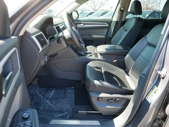 Used 2023 Platinum Gray Metallic Volkswagen 3.6L V6 SE w/Technology image 13