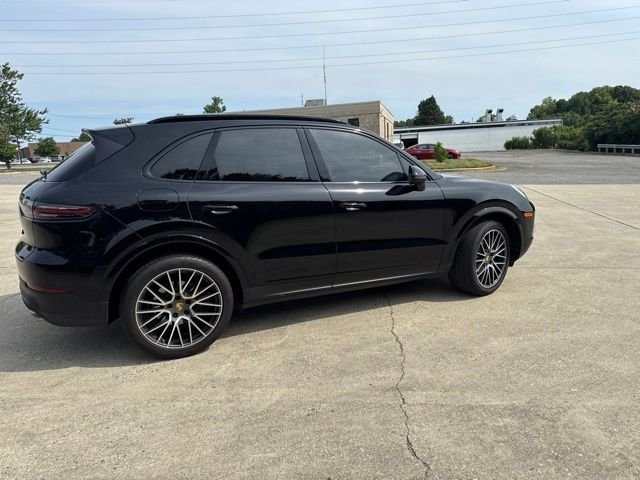 Used 2019  Porsche Base image 13