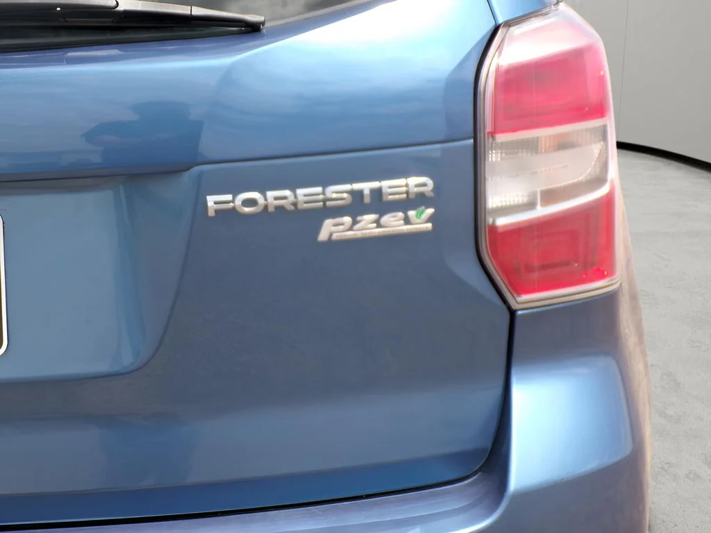 Used 2016 Quartz Blue Pearl Subaru 2.5i image 32