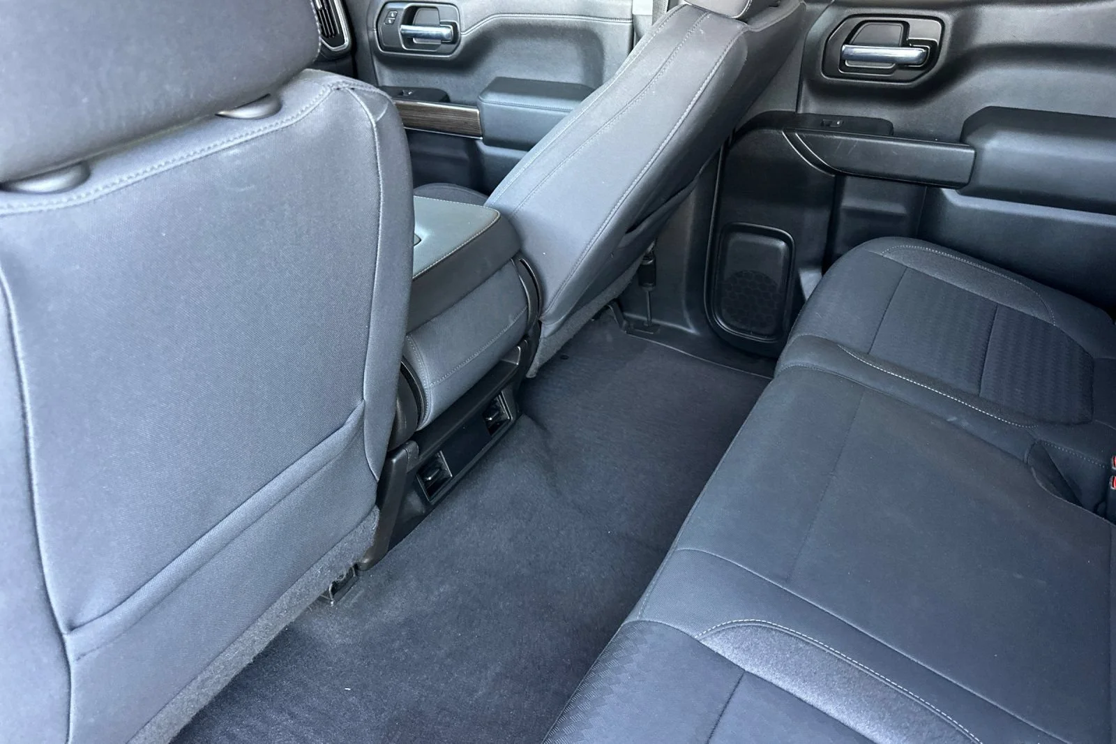 Used 2020 SHADOW GRAY METALLIC Chevrolet LT image 12