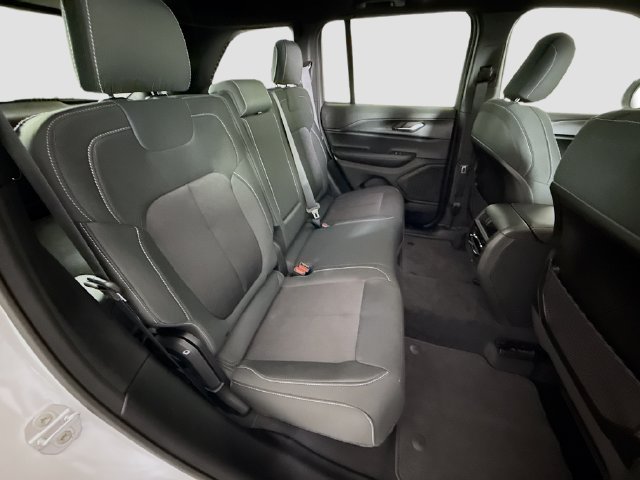 New 2026 Bright White Clear-Coat Exterior Paint Jeep Laredo X image 25
