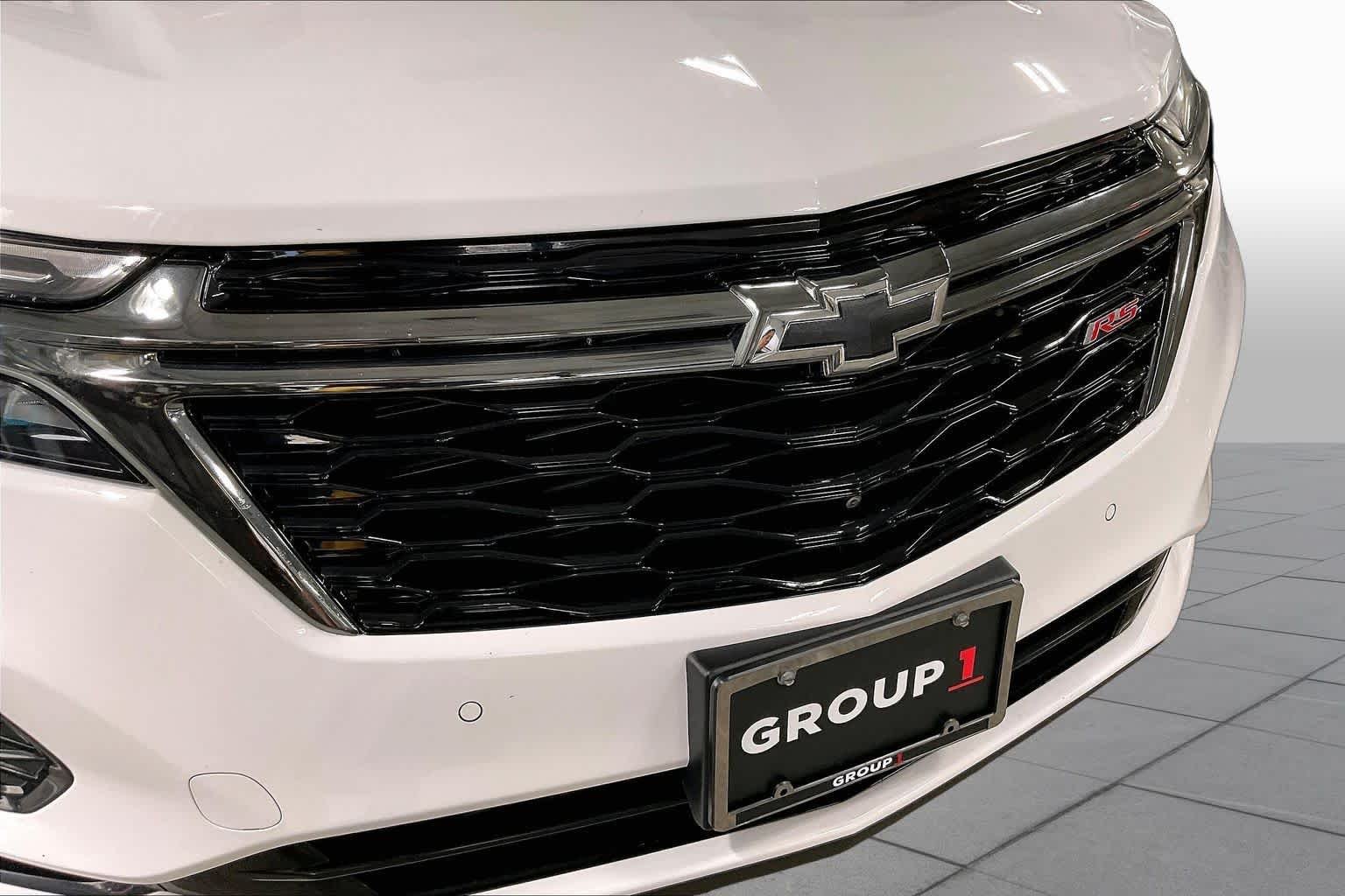 Used 2022 Summit White Chevrolet RS image 29