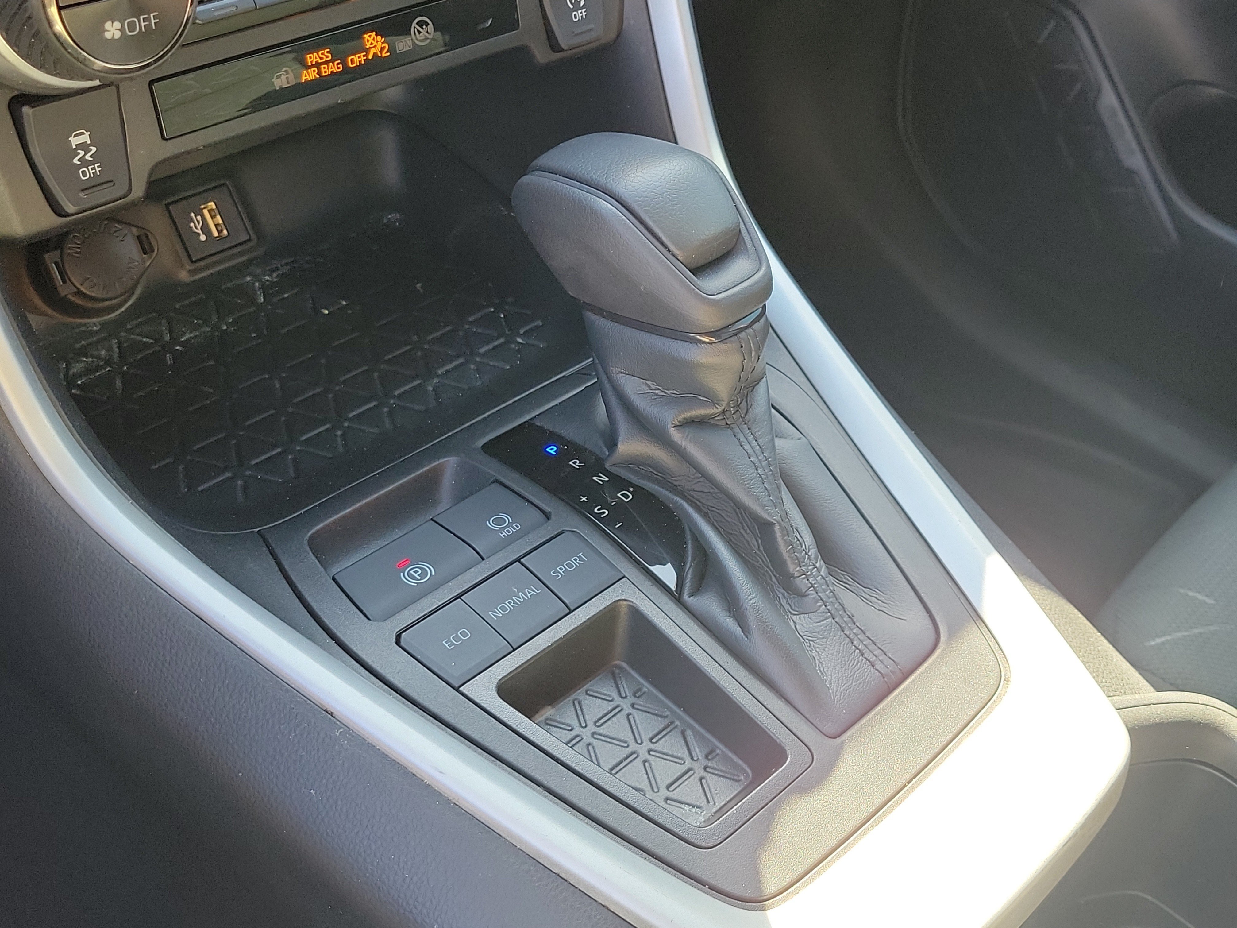 Used 2023 Pearl Toyota XLE image 27