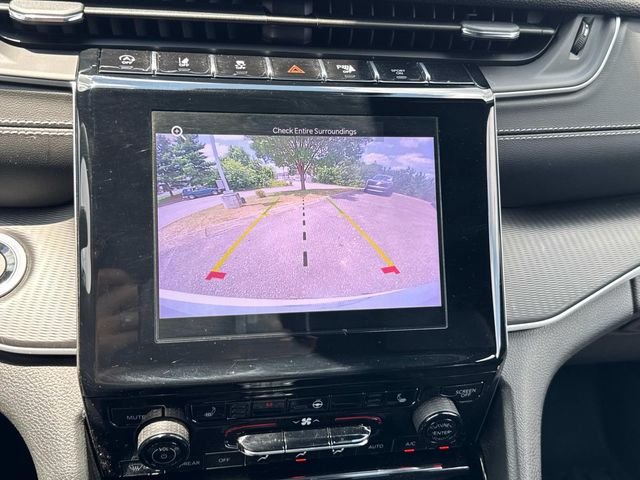 Used 2023 White Jeep Altitude image 38