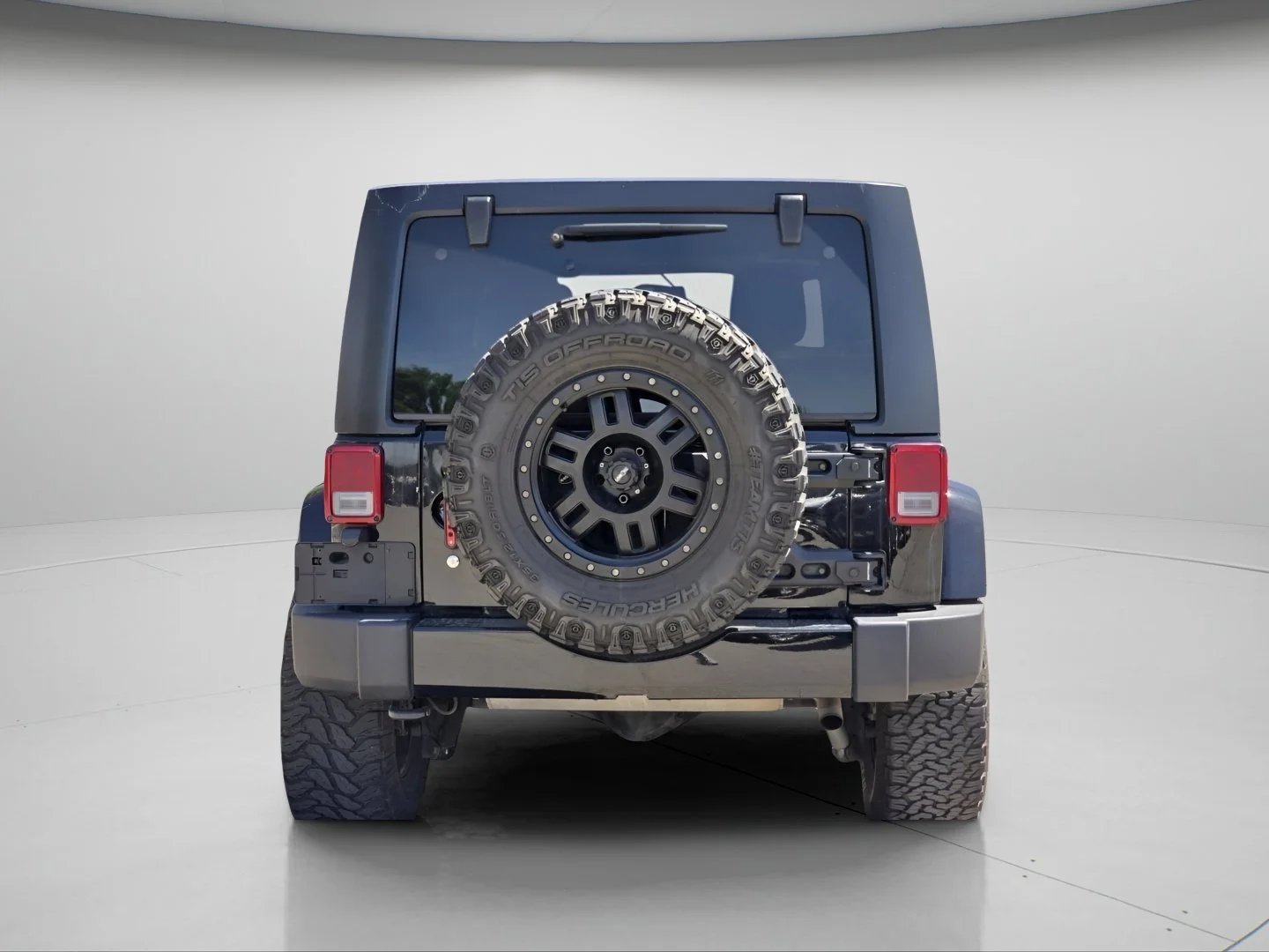 Used 2018 Black Clearcoat Jeep Sahara image 16