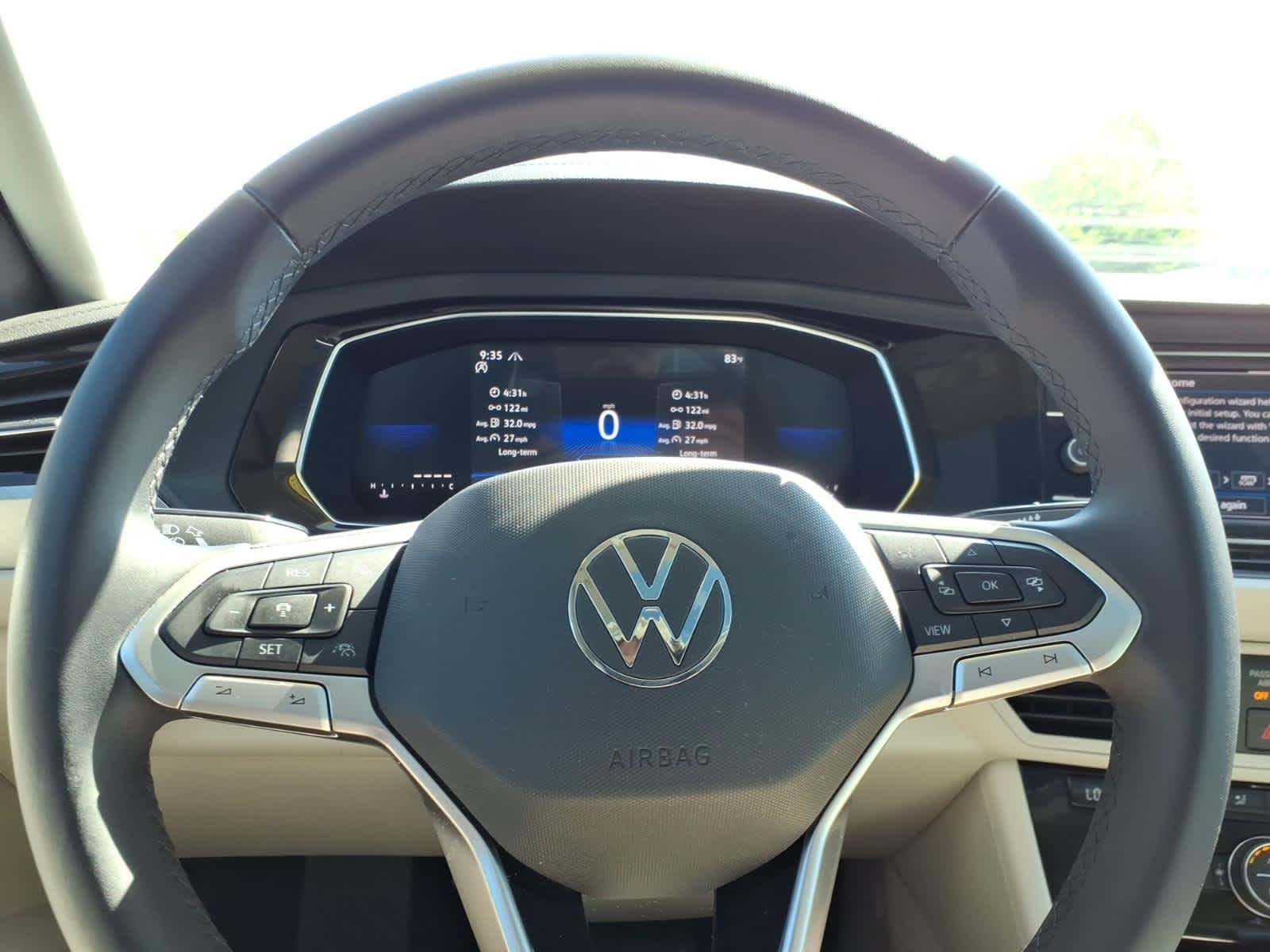 Certified Used 2024 DEEP BLACK PEARL EFFECT Volkswagen SE image 24