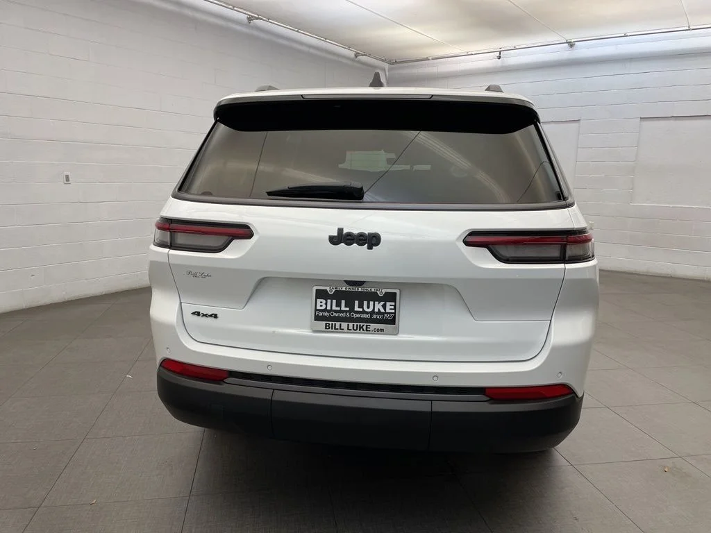 New 2026 White Jeep Altitude image 4