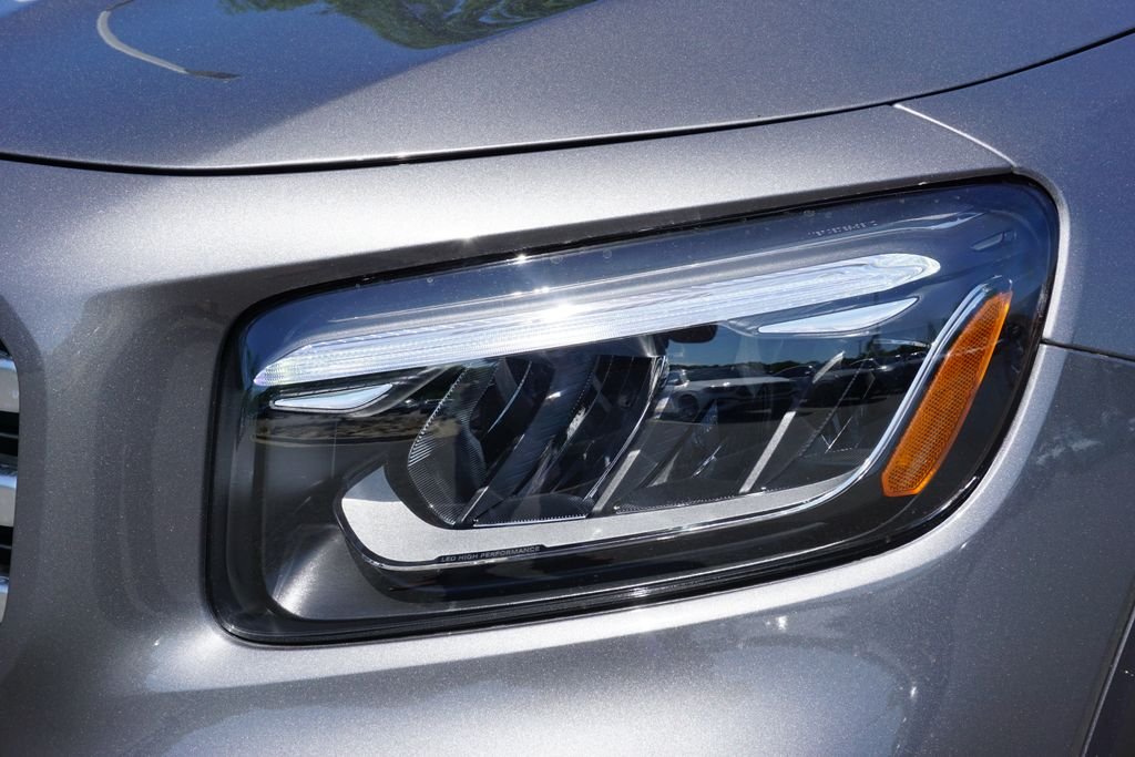 Certified Used 2025 Mountain Grey Metallic Mercedes-Benz GLB 250 image 8