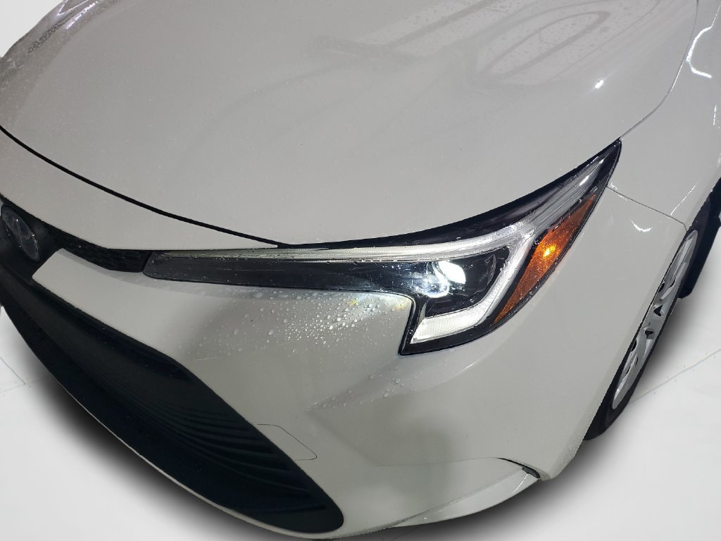 Used 2023 White Toyota LE image 23