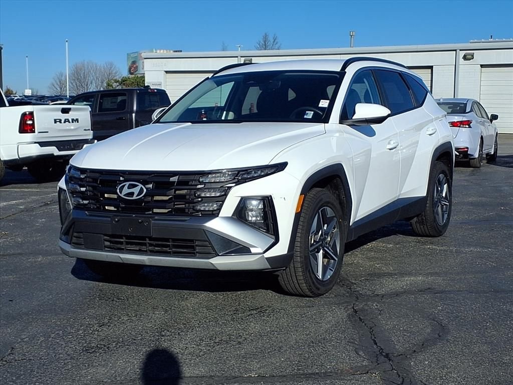 Used 2025 Hyundai Tucson SEL with VIN 5NMJBCDE0SH442298 for sale in Kansas City