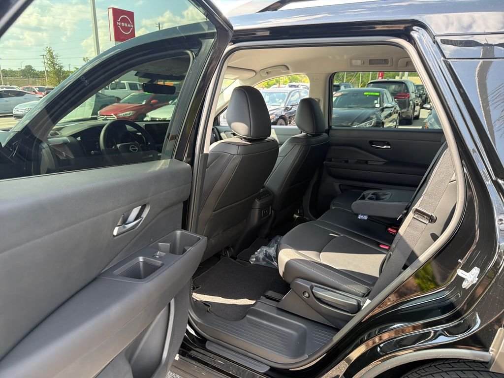 New 2026 Nissan Pathfinder SL 4D Sport Utility