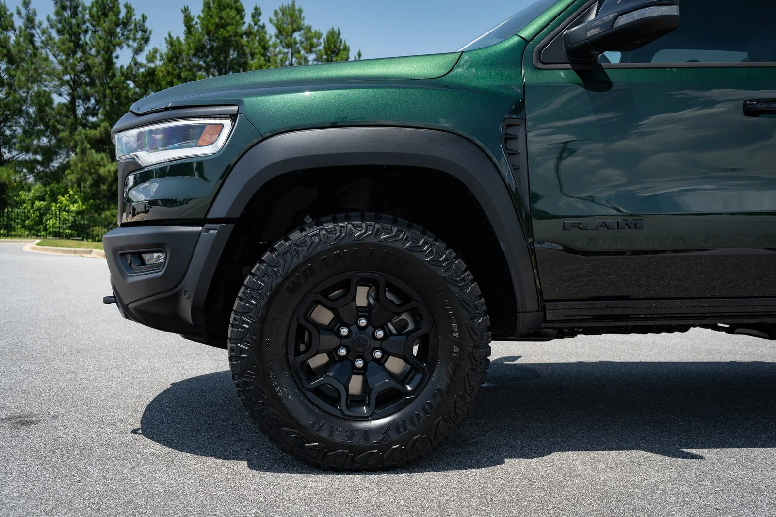 New 2026 Serrano-Green Metallic Exterior Paint RAM RHO image 11