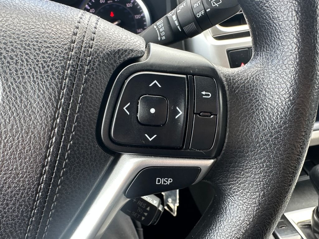 Used 2016 White Toyota LE image 22