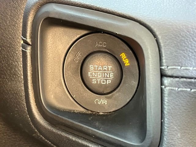 Used 2024 Silver Jeep Sahara image 22