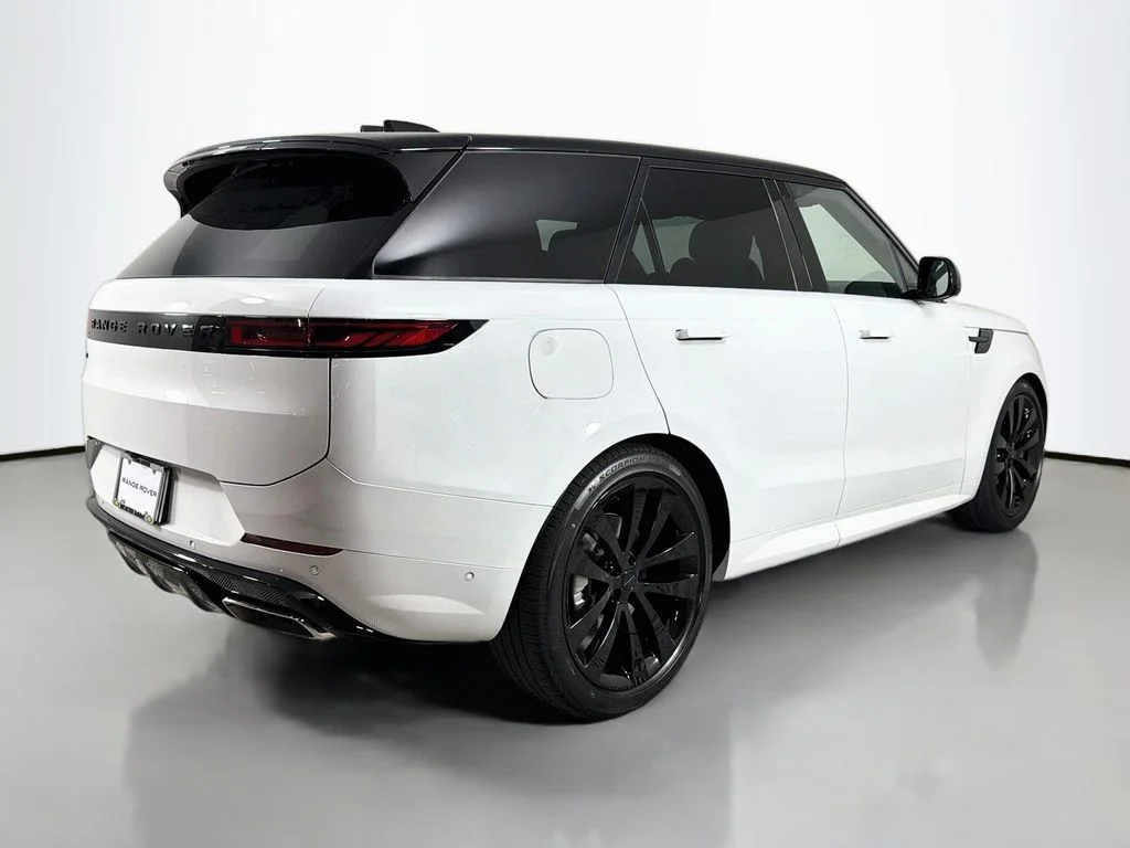 New 2026 Fuji White Land Rover Dynamic SE image 5