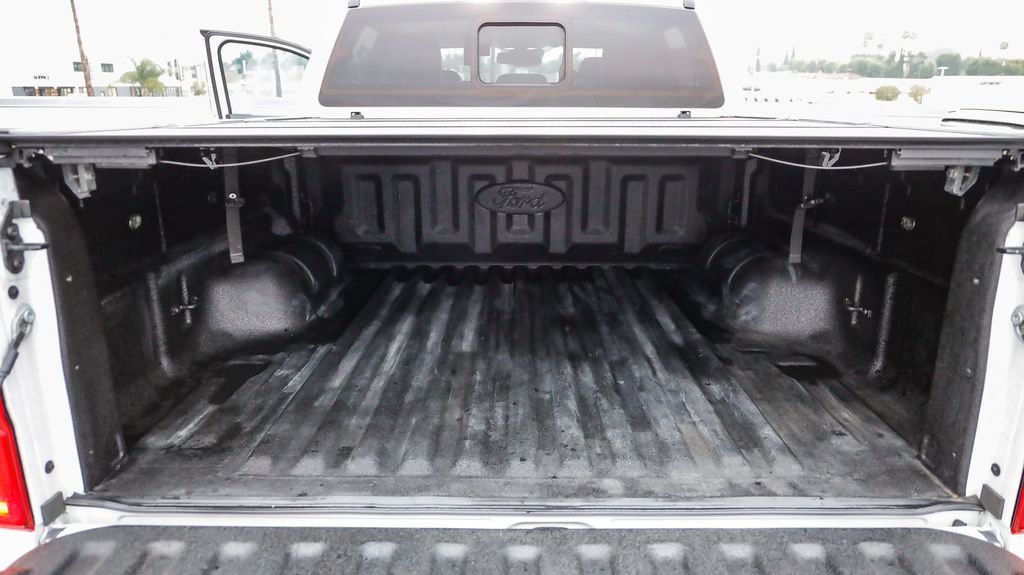 Used 2019 Oxford White Ford Lariat image 30